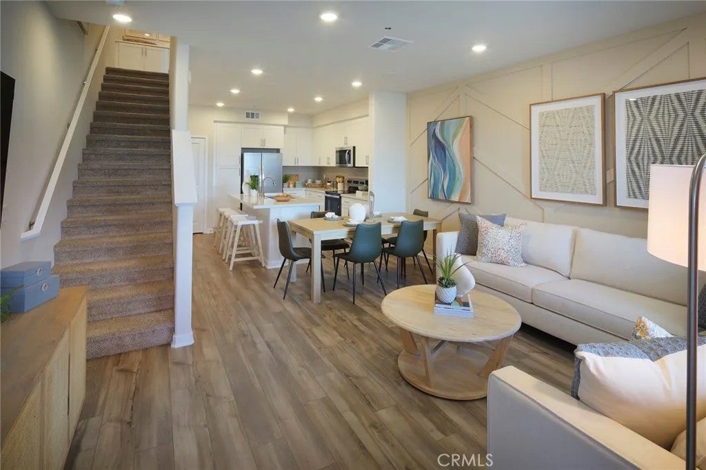 9545 Hannah Way — photo