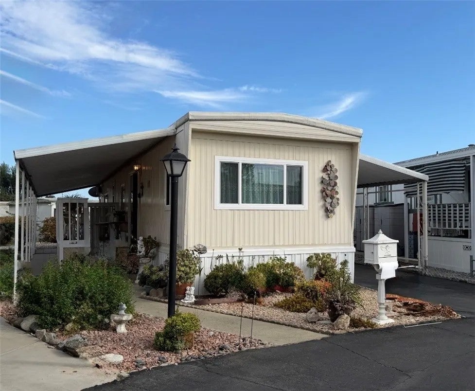301 E Foothill Blvd 155 — photo
