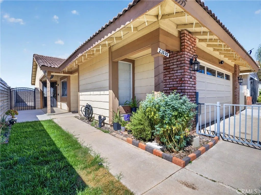 23595 Ashwood — photo