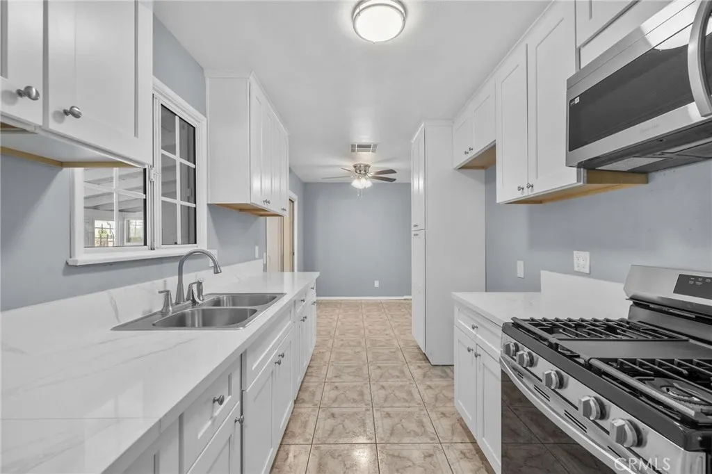 184 E Grant, Rialto, CA 92376 — photo 3