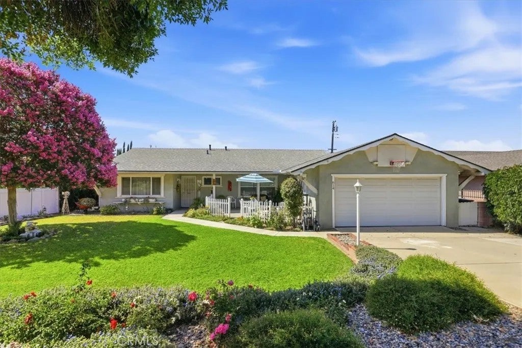 614 Azure Court — photo
