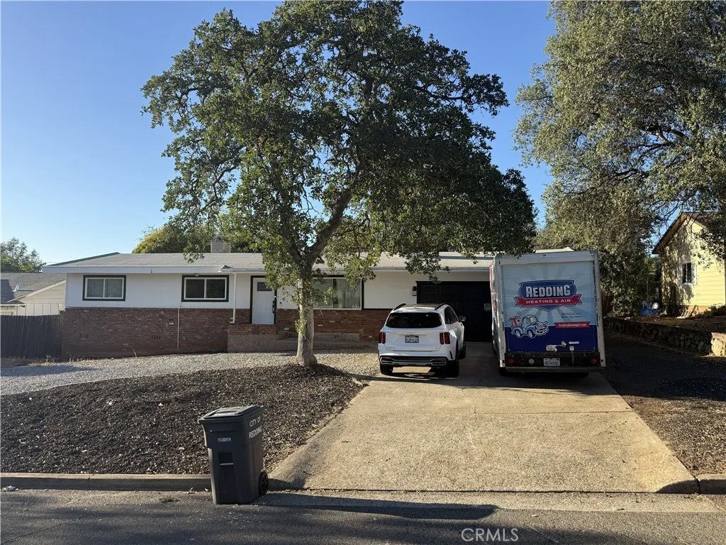 1448 Mistletoe Lane — photo