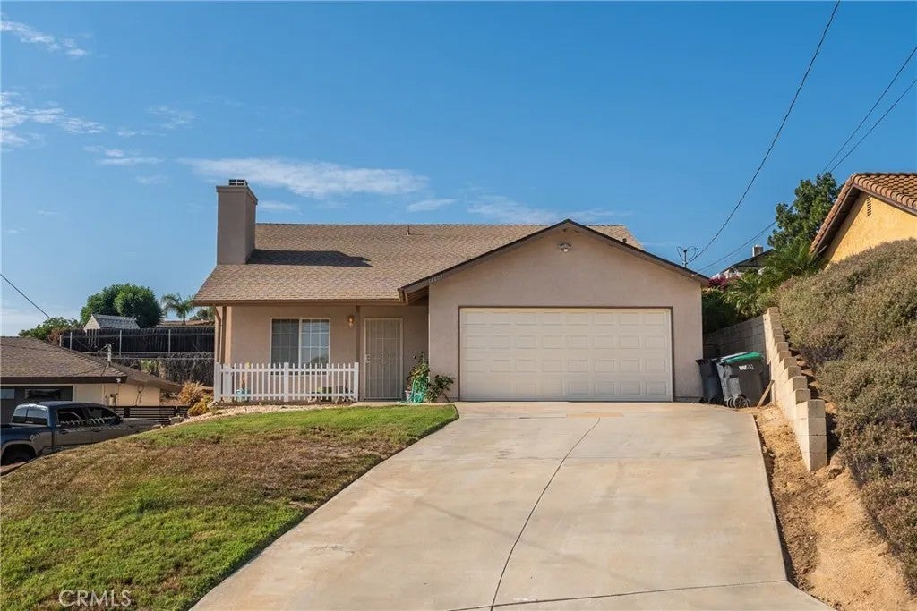 14407 Laurel Drive — photo