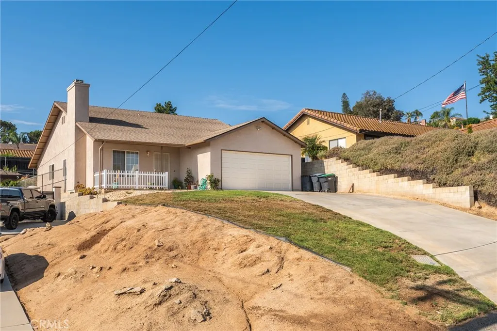 14407 Laurel Drive, Riverside, CA 92503 — photo 2