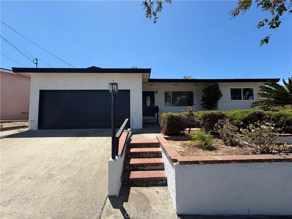 2204 Calle Tortuosa — photo