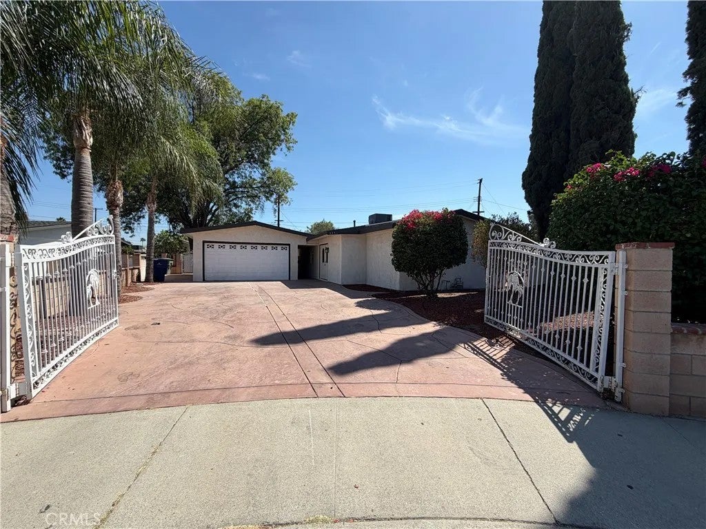 3351 Amhurst Drive — photo