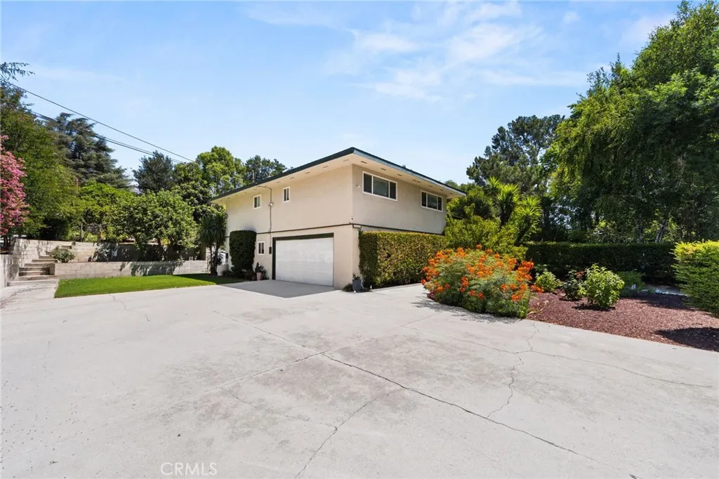 2449 Euclid Cres East, Upland, CA 91784 — photo 3