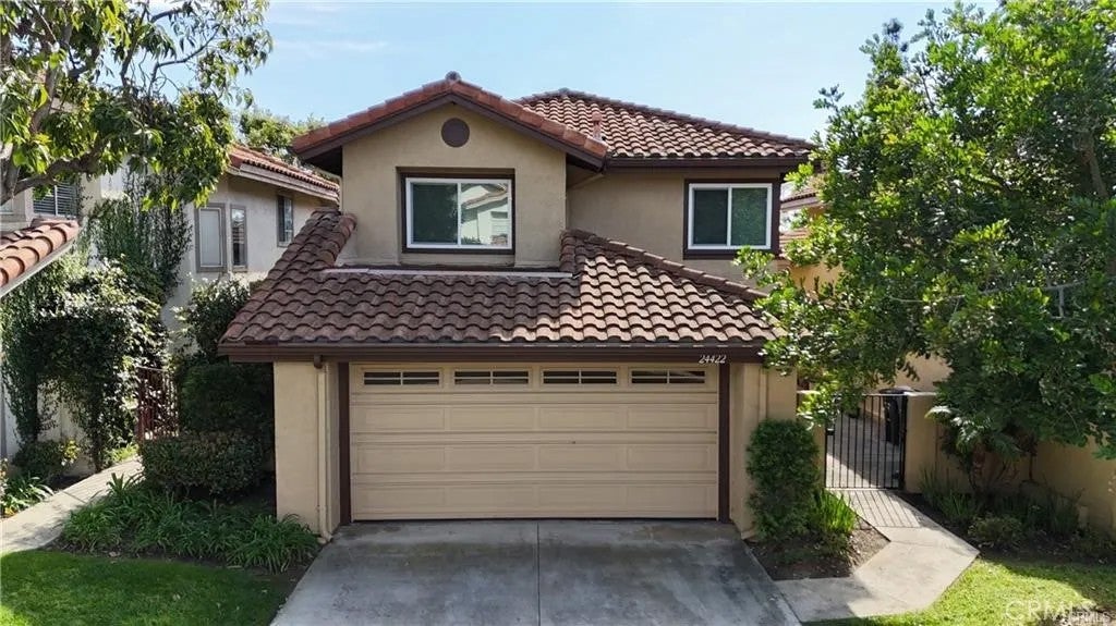 24422 Cielo — photo