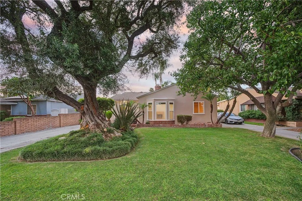 1107 E Larkwood — photo