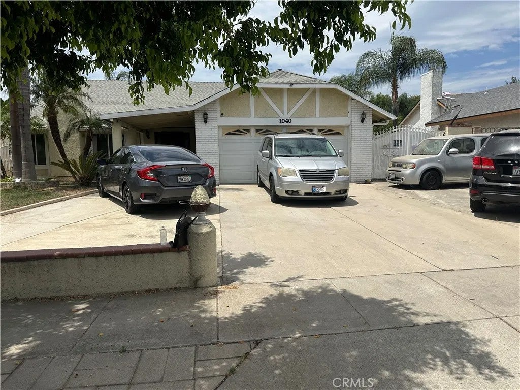 1040 S Alice — photo