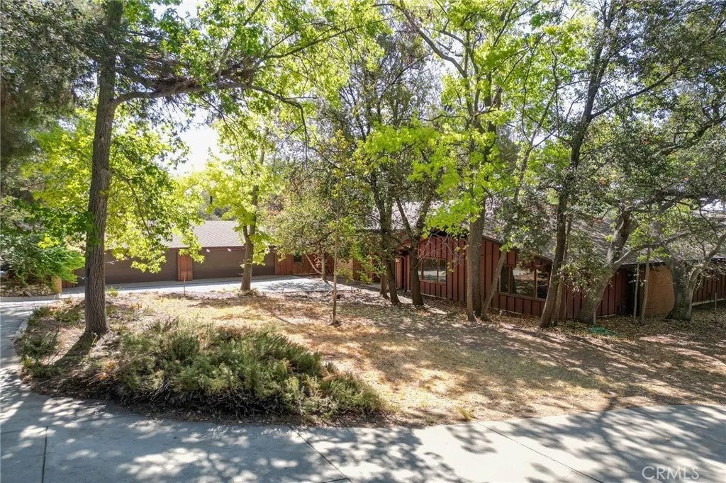 677 N Deodar — photo