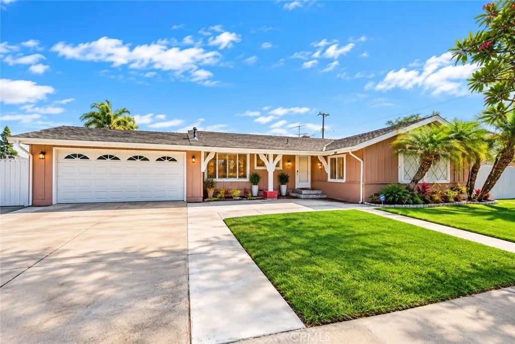 10212 Sherrill — photo