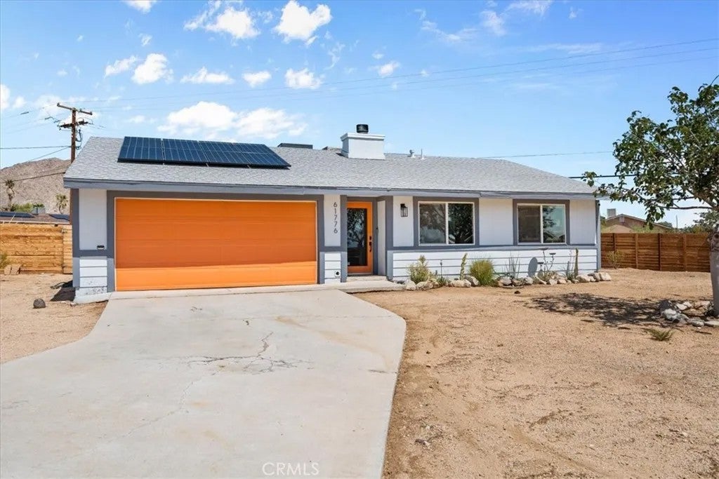 61776 Calle Los Amigos — photo