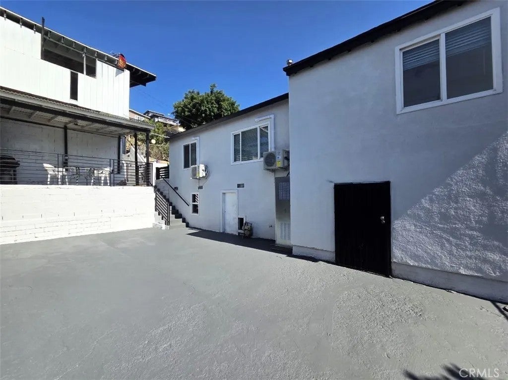 1046 N Bonnie Beach — photo