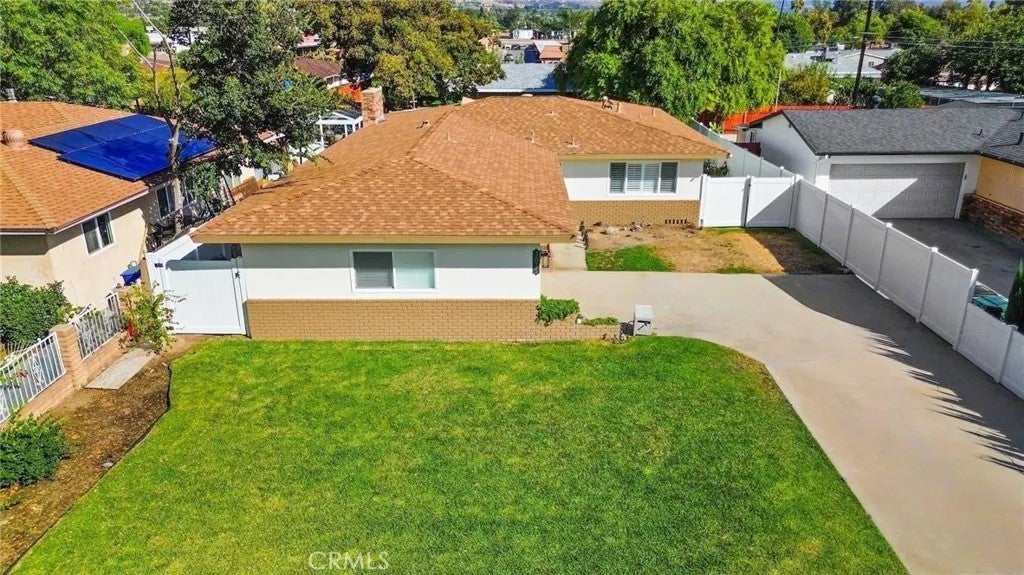 3025 N Alameda — photo