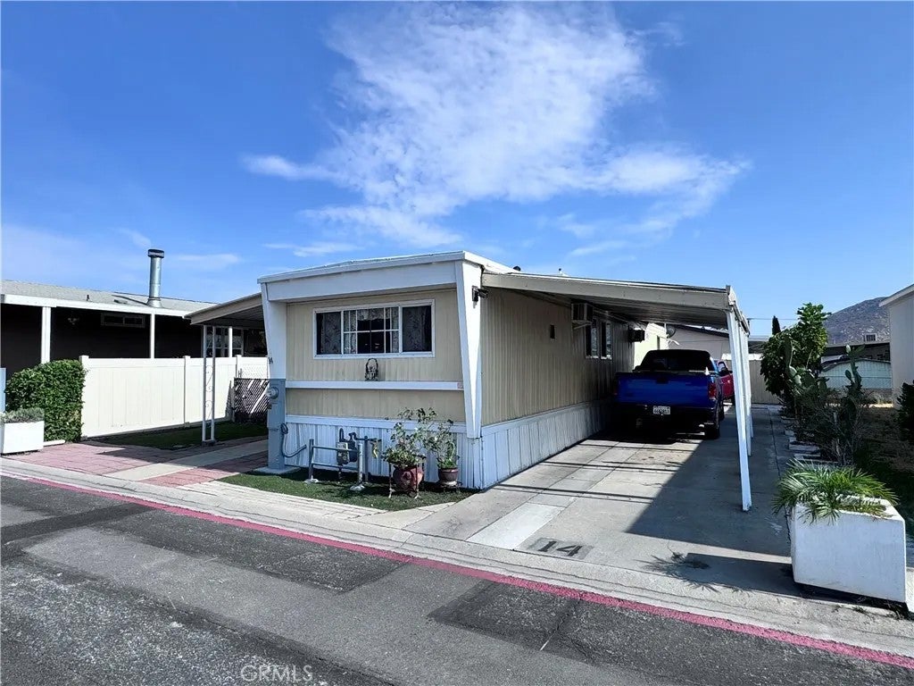 16860 Slover — photo