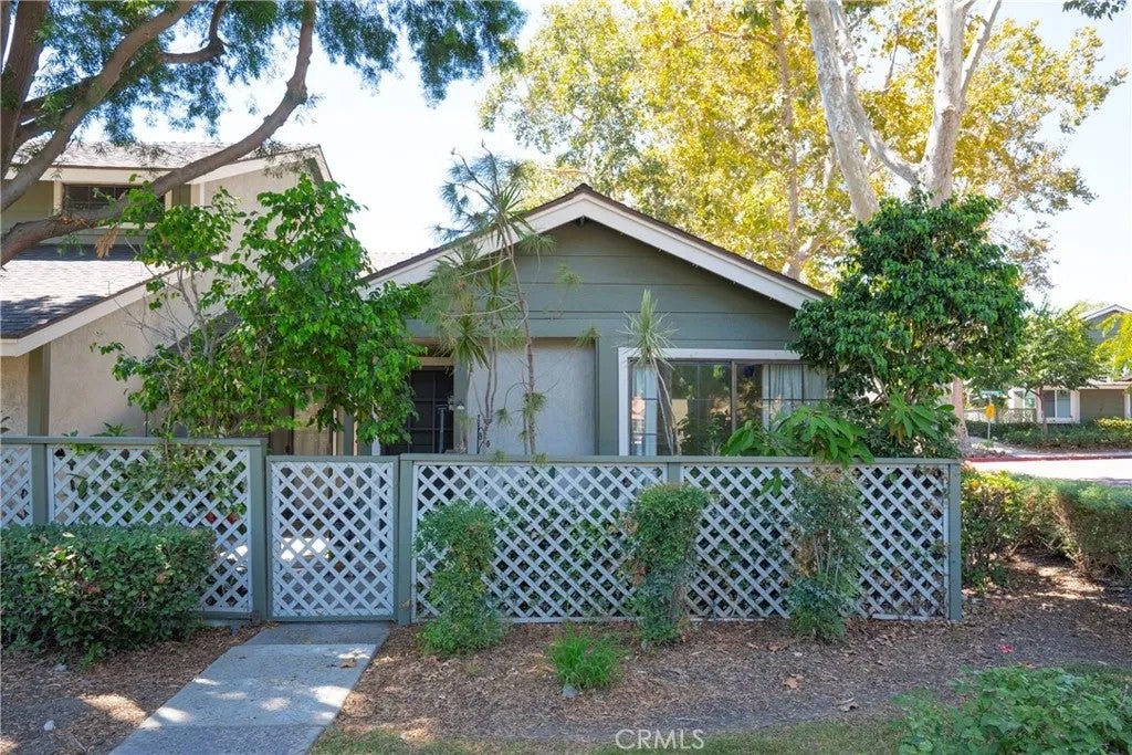 8358 Branchwood — photo