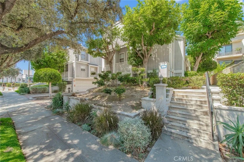 965 E Del Mar Boulevard 4 — photo