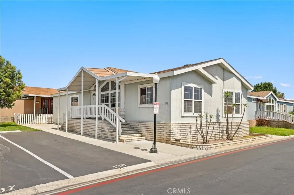 5815 E La Palma 190 — photo
