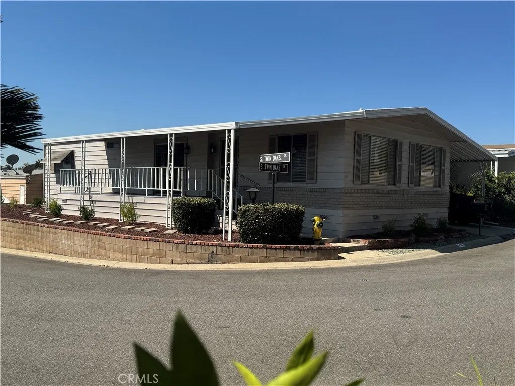 3800 Bradford 85 — photo
