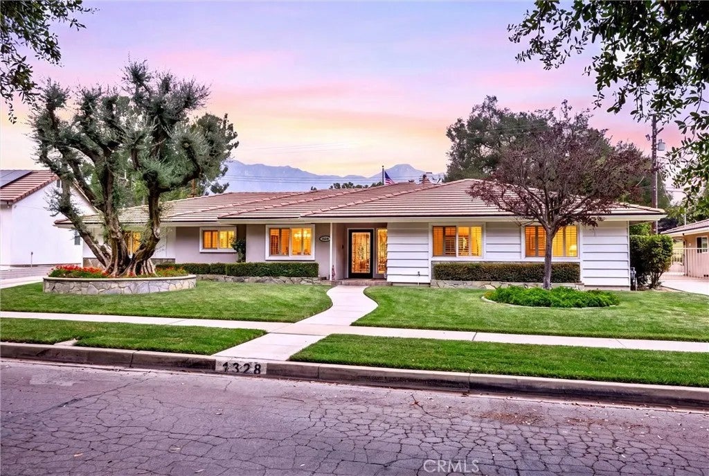 1328 Loma Sola — photo