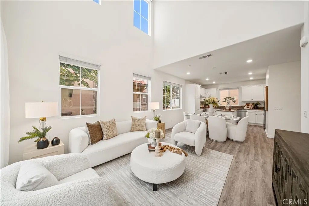 7149 Montecito Ln — photo