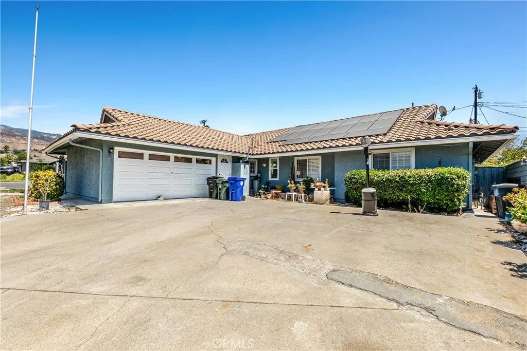 6061 Arden — photo