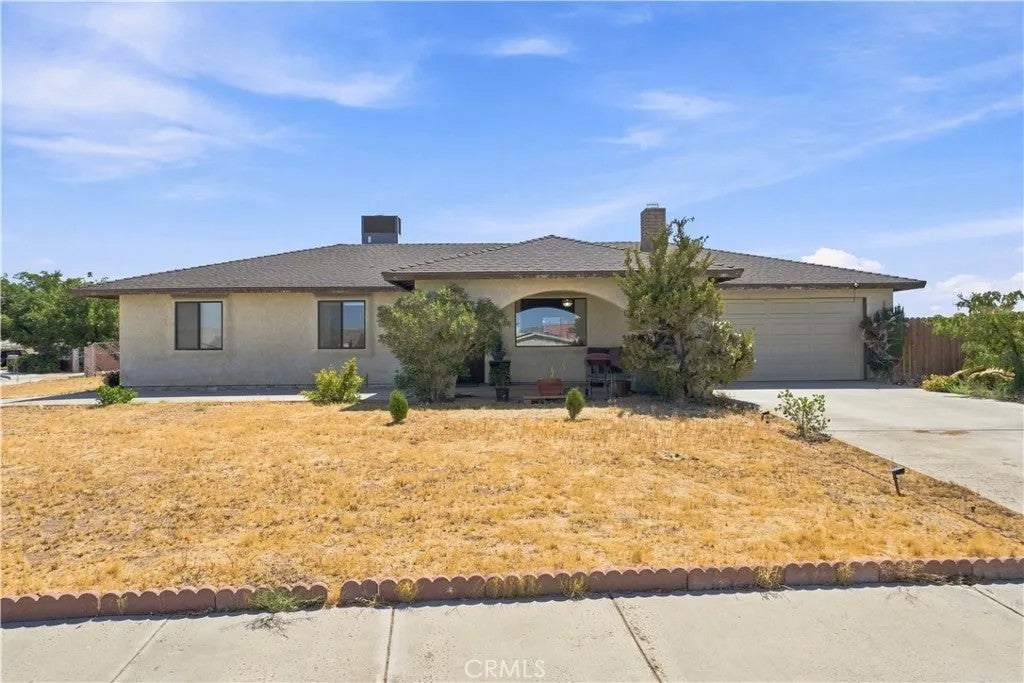16226 Brookfield — photo