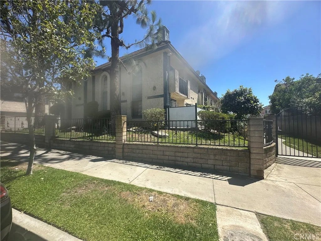 13420 Tracy Street 9 — photo