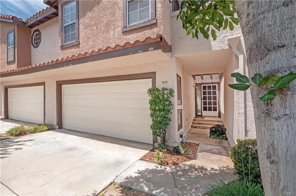 809 Tiverton Court — photo