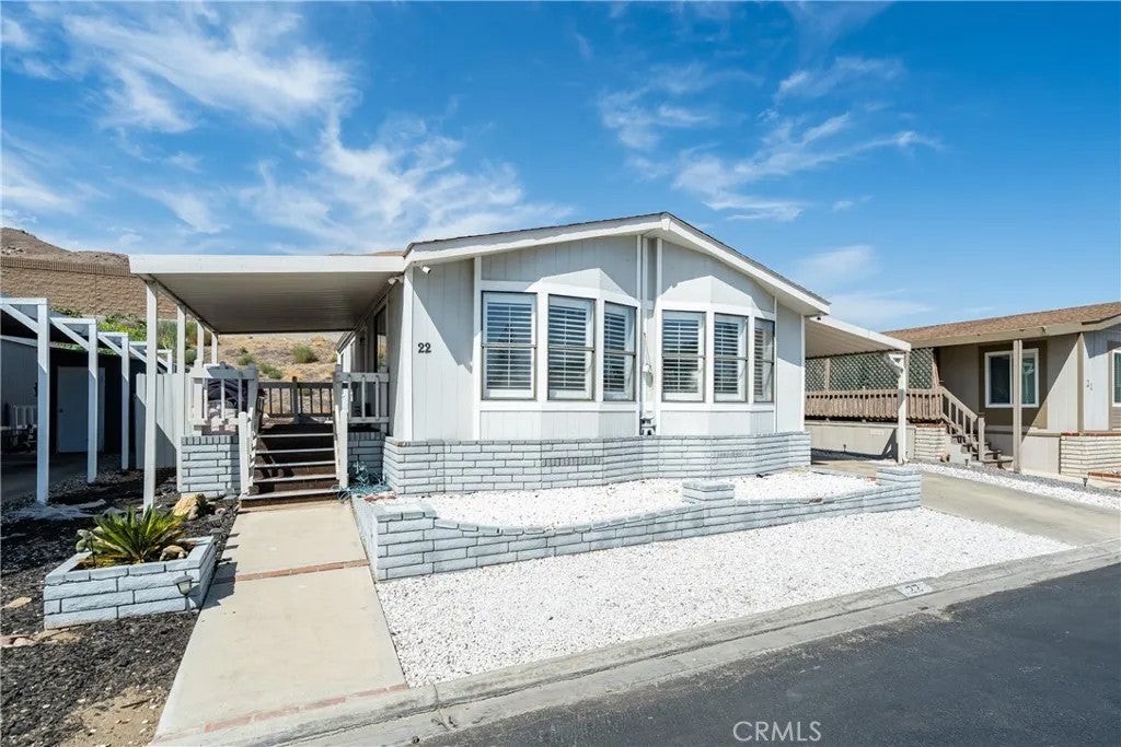 4080 Pedley 22 — photo