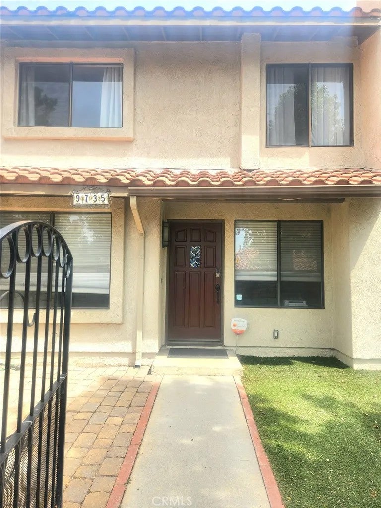 9735 El Paseo — photo