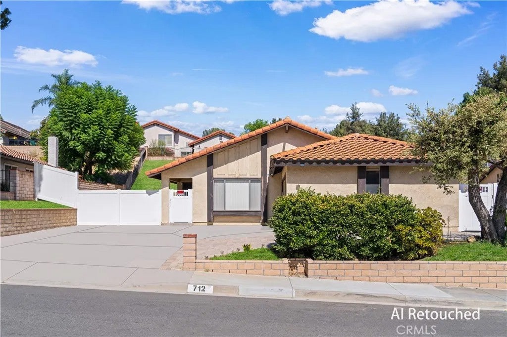 712 Marylie Lane — photo