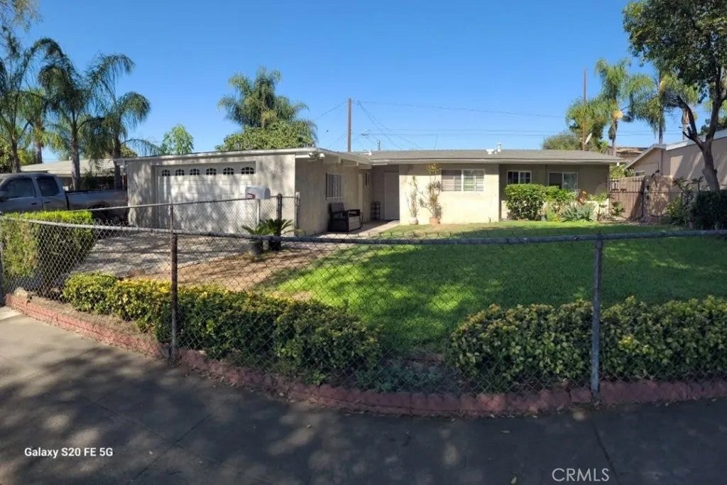 1245 Ross — photo