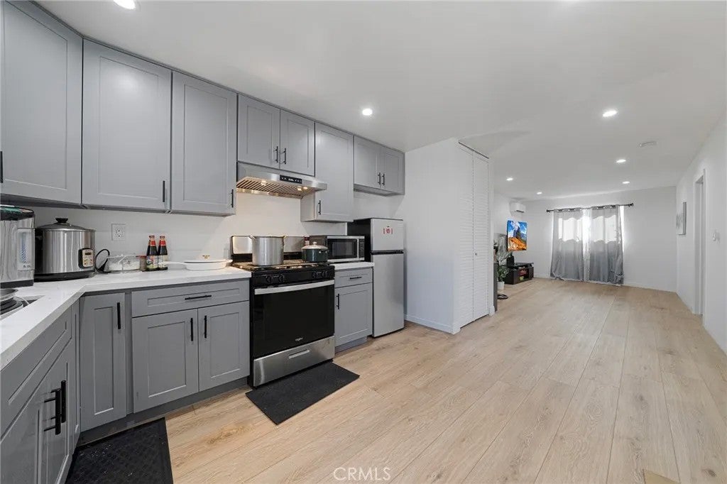 501 W Marshall St — photo