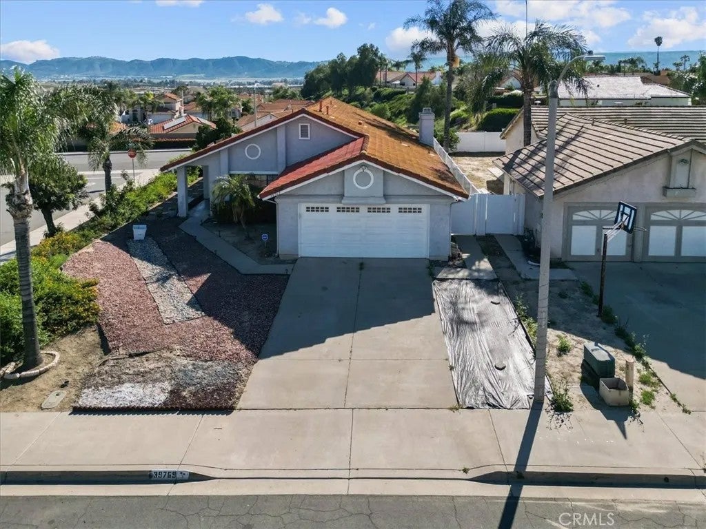 39769 Firethorn Court — photo