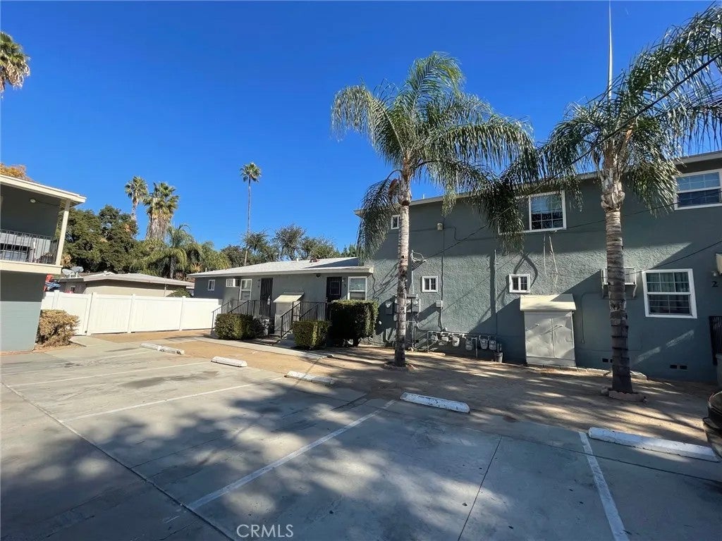 1901 Loma Vista Street 3 — photo