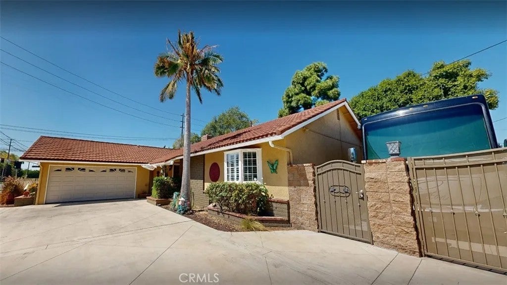 13451 Browning — photo