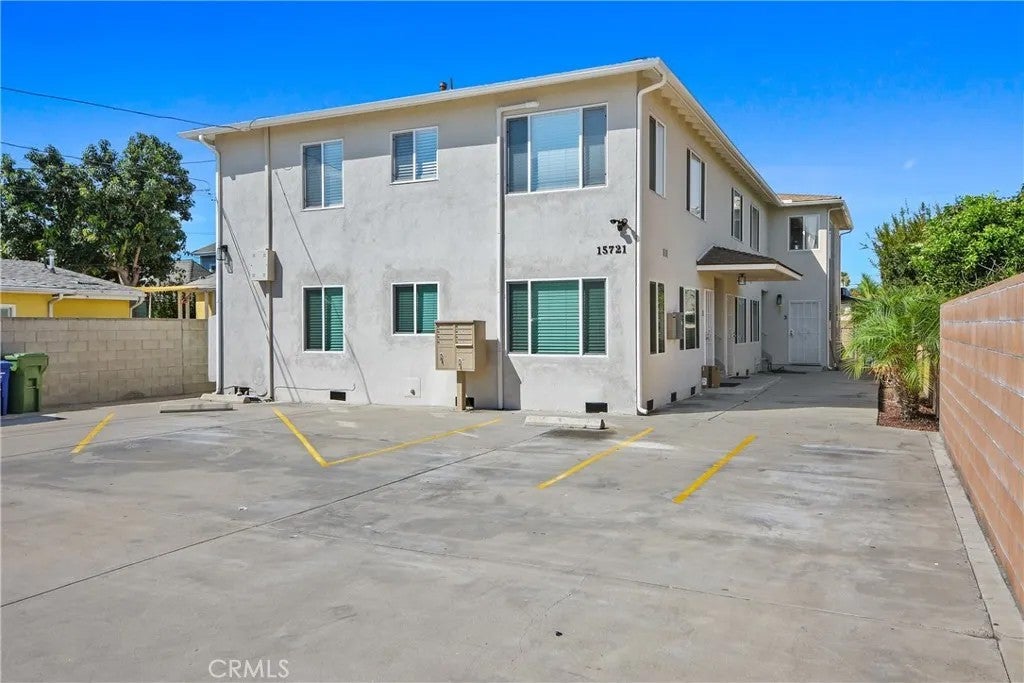 15721 Freeman Avenue 6 — photo