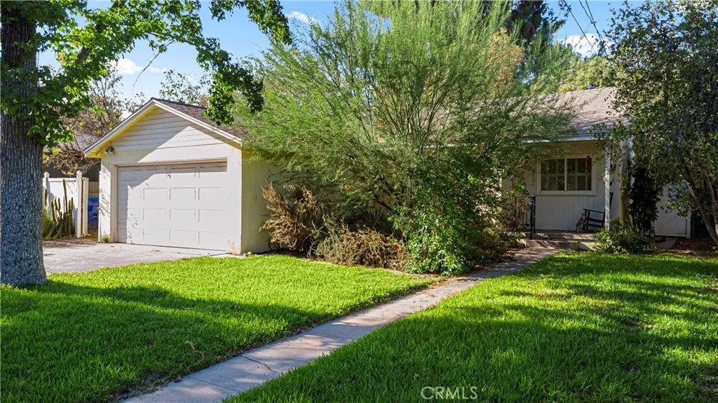 2736 W Court Street — photo