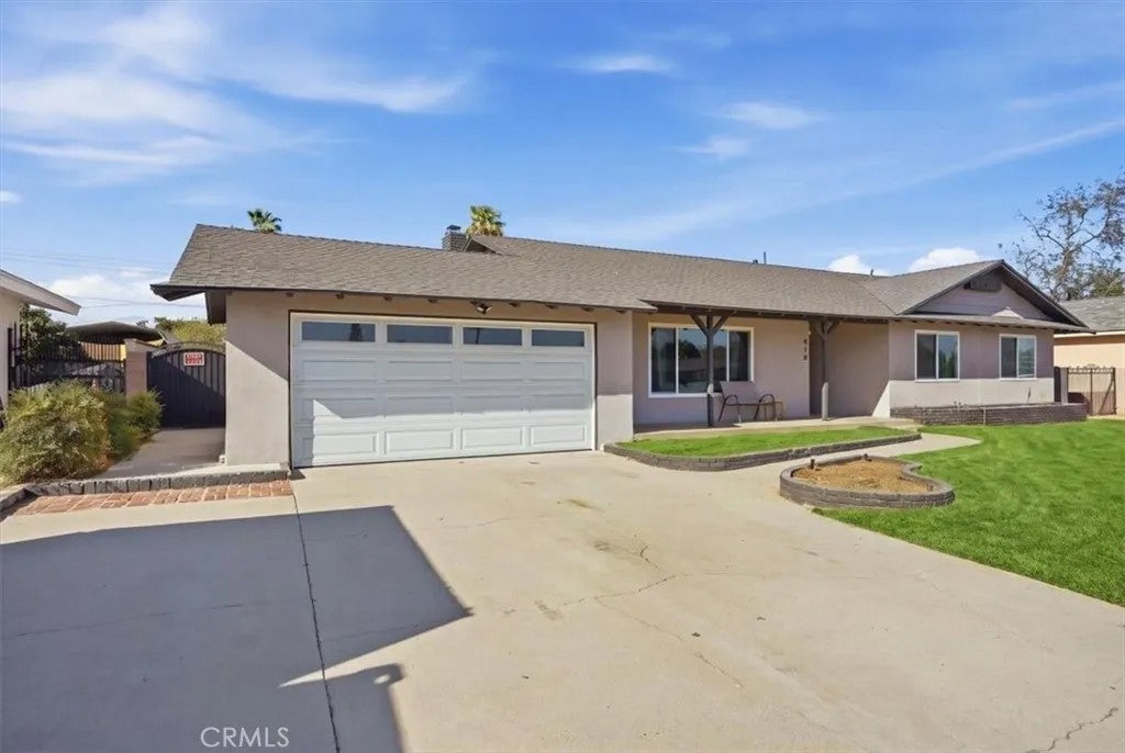 418 E Margarita Road — photo