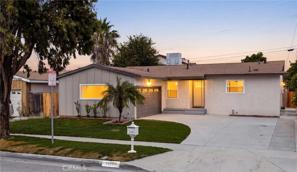 14609 Cavette — photo