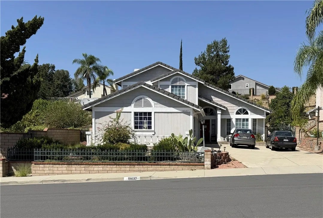 19037 Shakespeare Drive — photo