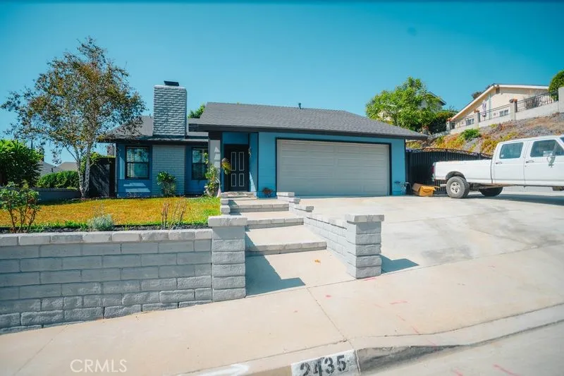 2435 E Magdalena — photo