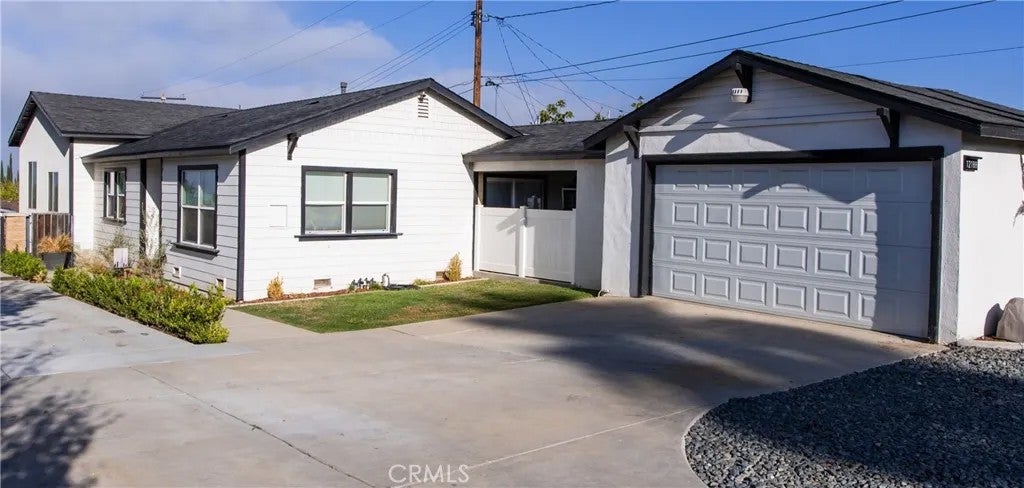 12188 Douglas — photo