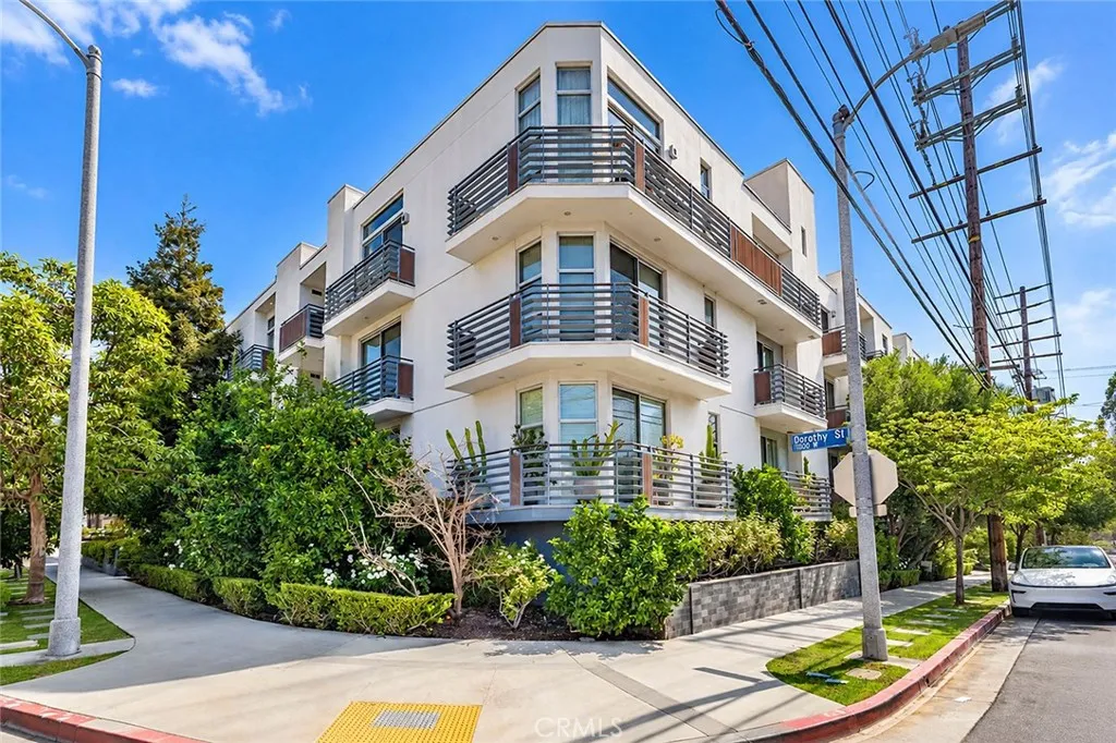 900 S Westgate Unit Ph4 — photo