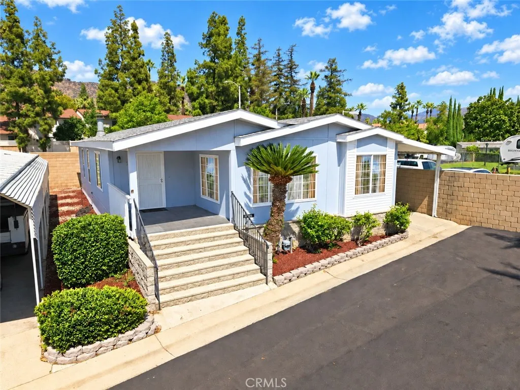 840 E Foothill Unit 205 — photo
