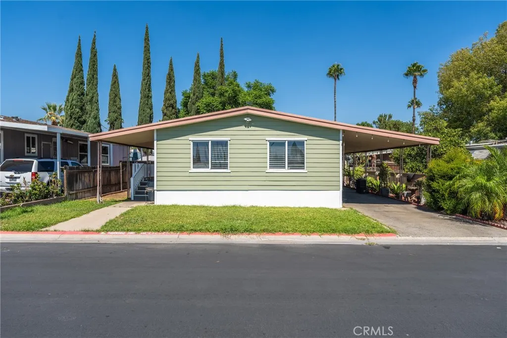 1025 S Riverside Unit 121 — photo