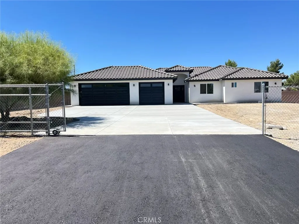 10674 Victor Avenue — photo
