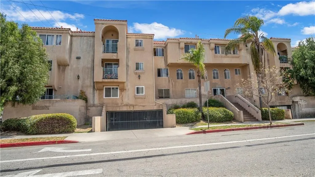 6100 Rugby Avenue Unit 113 — photo
